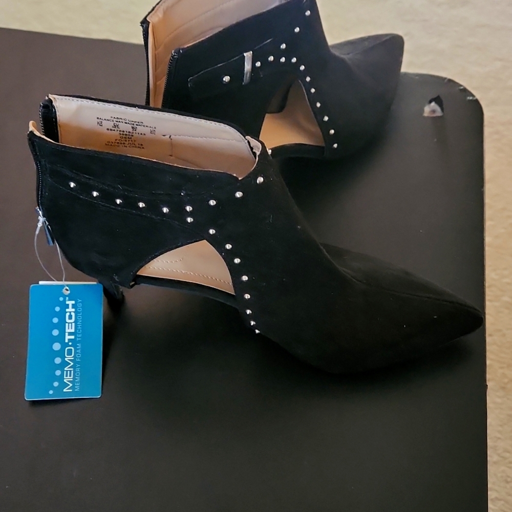 Black Suede  Size 7M Shoes